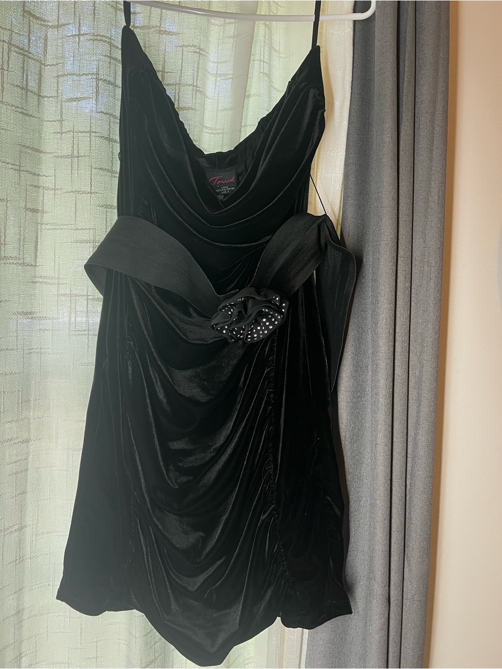 Goth Glam Bodycon Velvet dress with elastic belt detail, Torrid, Size 3